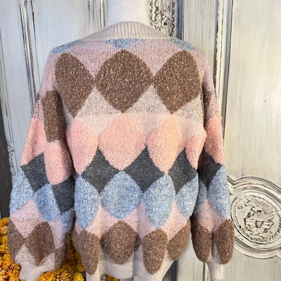 Fable Colorful Geometric Diamond Pattern Plush Women’s Sweater - Picture 9 of 12